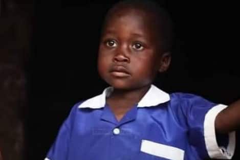 Charles Mbena : Garçon autodidacte de 6 ans salué comme un génie des mathématiques.